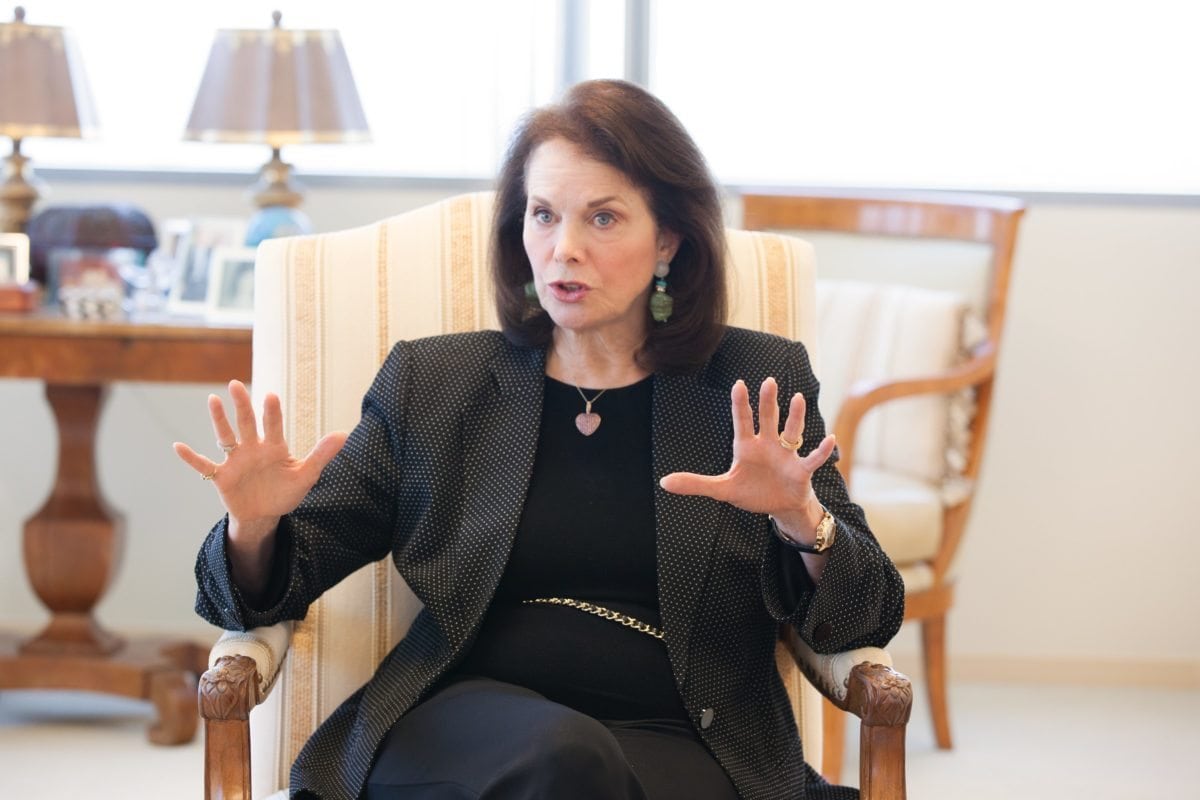 "SU2C has funded 16 Dream Teams, 2 Translational Research Teams, 26 early-career Innovative Research Grants, involving 1,000 scientists in 129 institutions in 23 states and 7 countries."